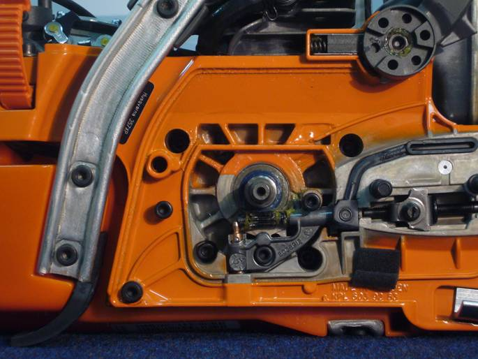 Почему не смазывается цепь на бензопиле? Куда смотреть и как починить