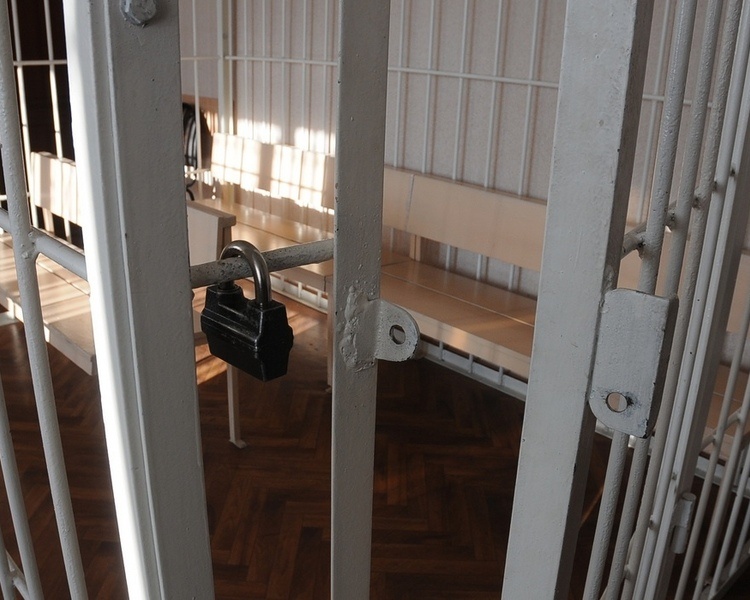     В Курской области осужденную заключили под стражу за уклонение от получения предписания