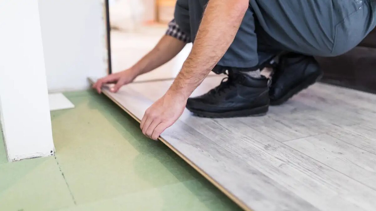    Укладка пола.