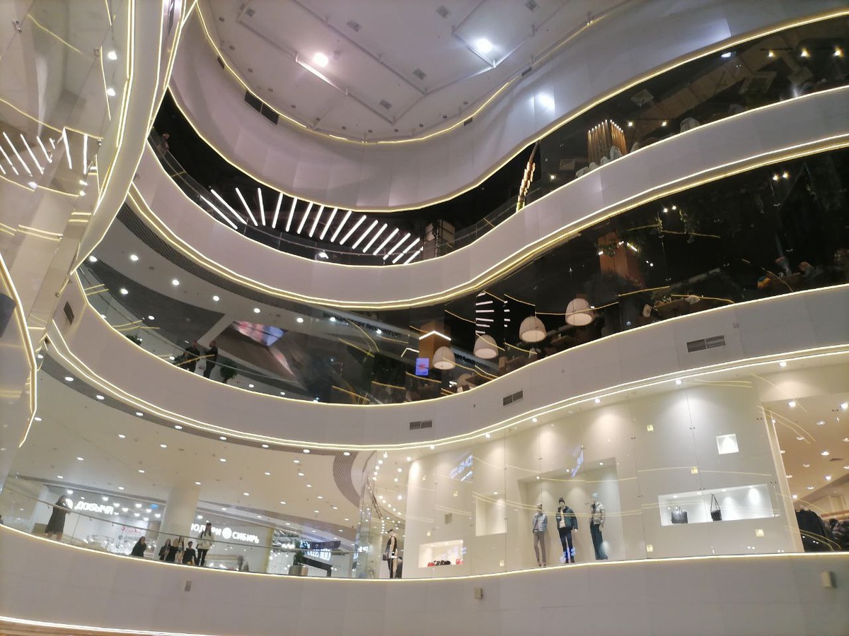 Из ТЦ пришлось эвакуировать людей.  Фото: Фото: ФедералПресс / Екатерина Ломакина