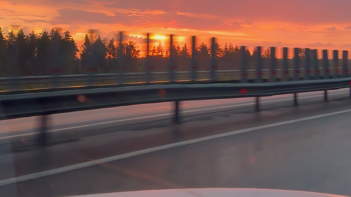 Закат над Чебоксарским заливом — именно отсюда начинается любовь к городу.