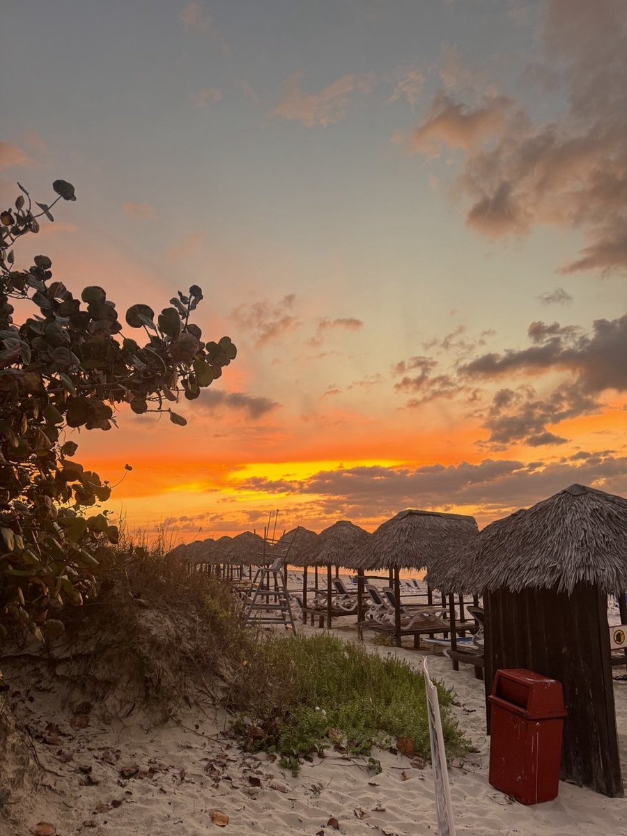 Закат на пляже в Варадеро