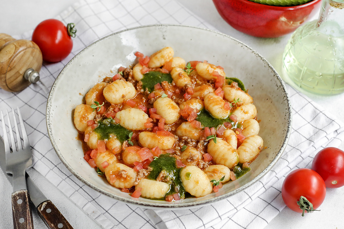 Ньоки «Милаццо» с растительным фаршем и овощами