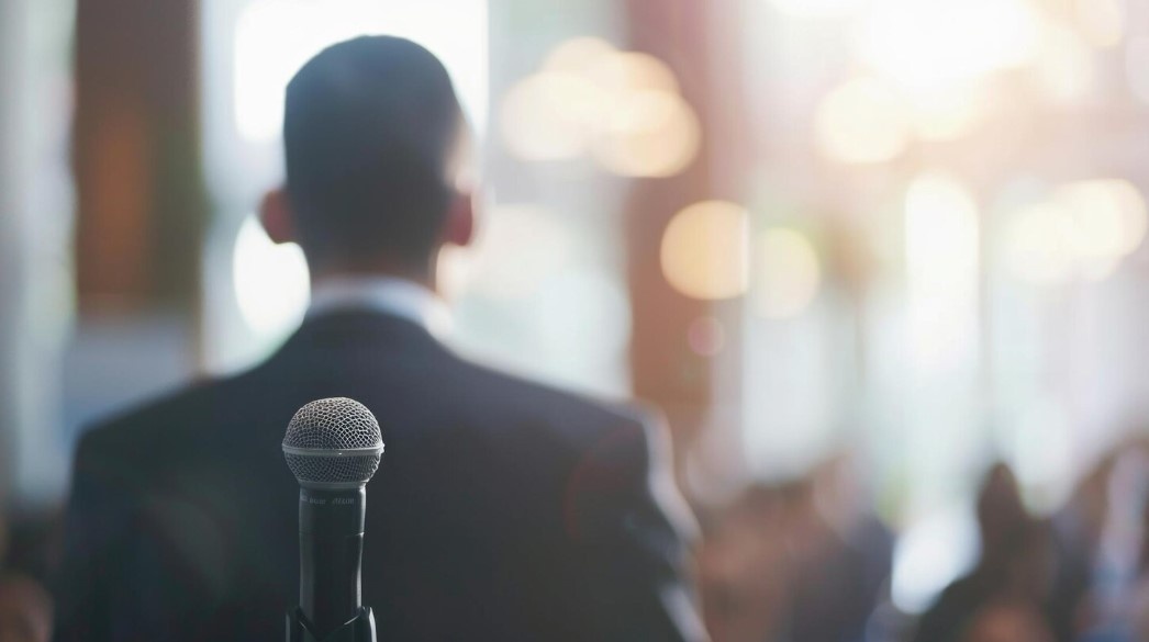 Среди спикеров — ведущие эксперты из государственных и исследовательских организаций: представитель Центра исследований охраны труда Минтруда России, государственный инспектор МЧС Свердловской области, эксперт по промышленной безопасности и практик по профессиональным рискам, которые поделятся опытом и передовыми методами в своих областях.