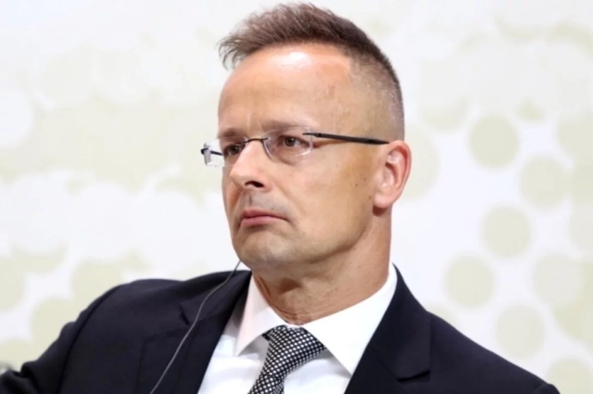    Сийярто опроверг сообщения о беседе Трампа и Орбана про прием Украины в ЕС