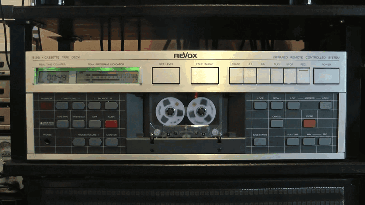 ReVox B215 — кассетная дека HI FI