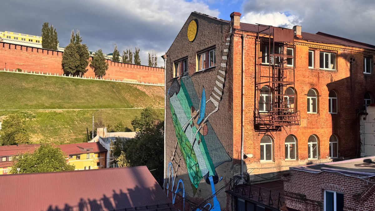 ул. Почаинская, 17 (художник — Максим Има)