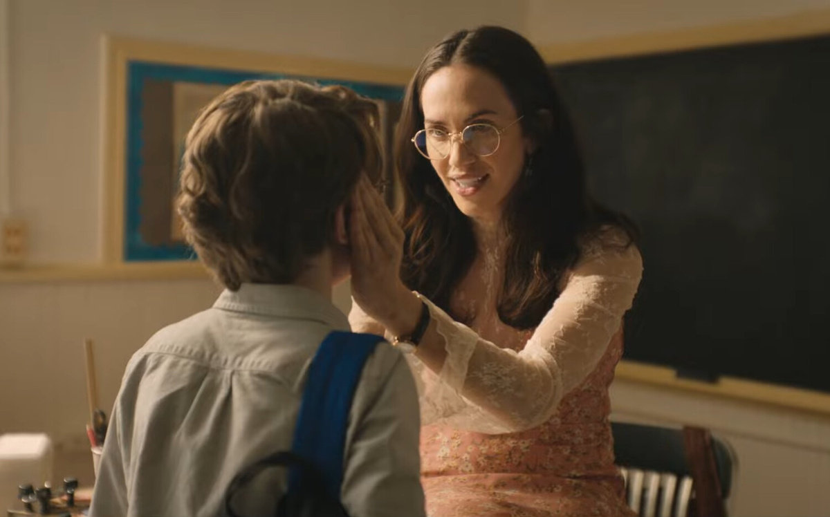 Кадр из фильма "Жизнь Чака".