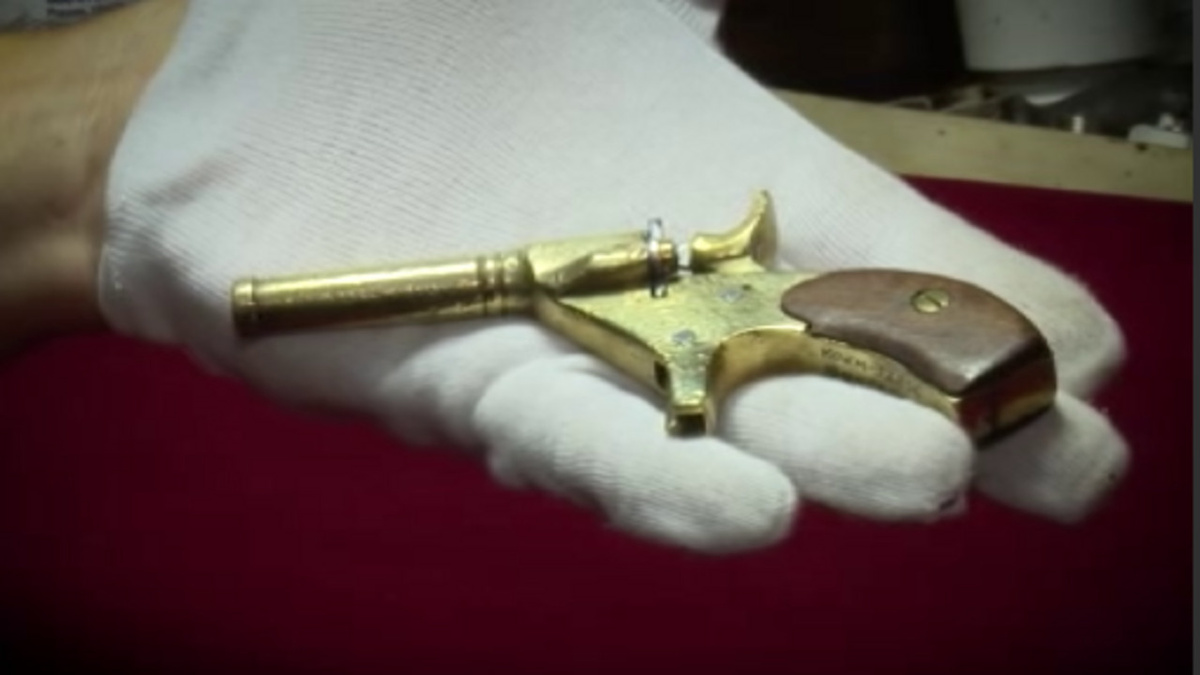    В мастерской Курского областного краеведческого музея пистолет «Монтекристо» приобрел новую жизнь