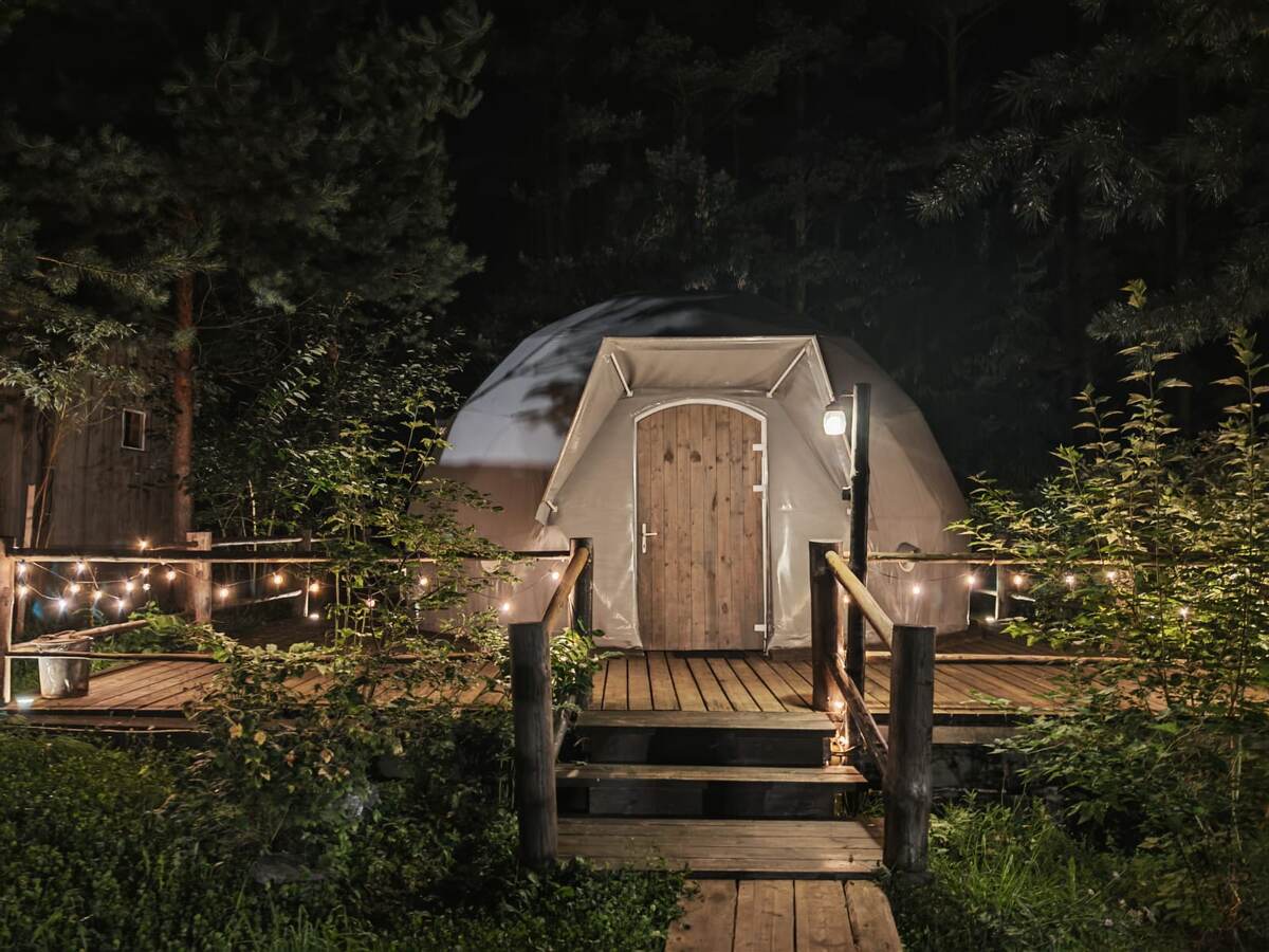 Вот такие потрясающие там домики-шары.