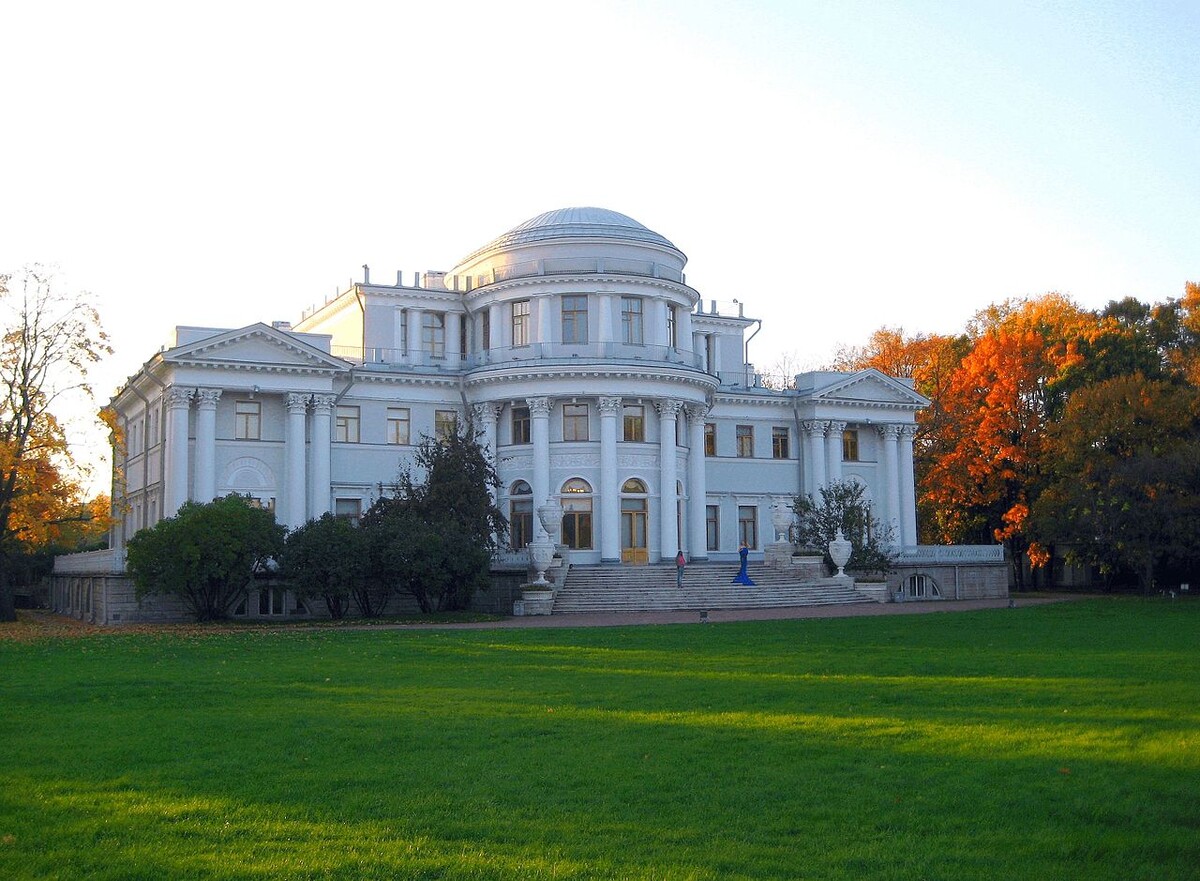 Елагин дворец, автор: GAlexandrova, CC BY-SA 4.0, источник: Википедия (изменено).