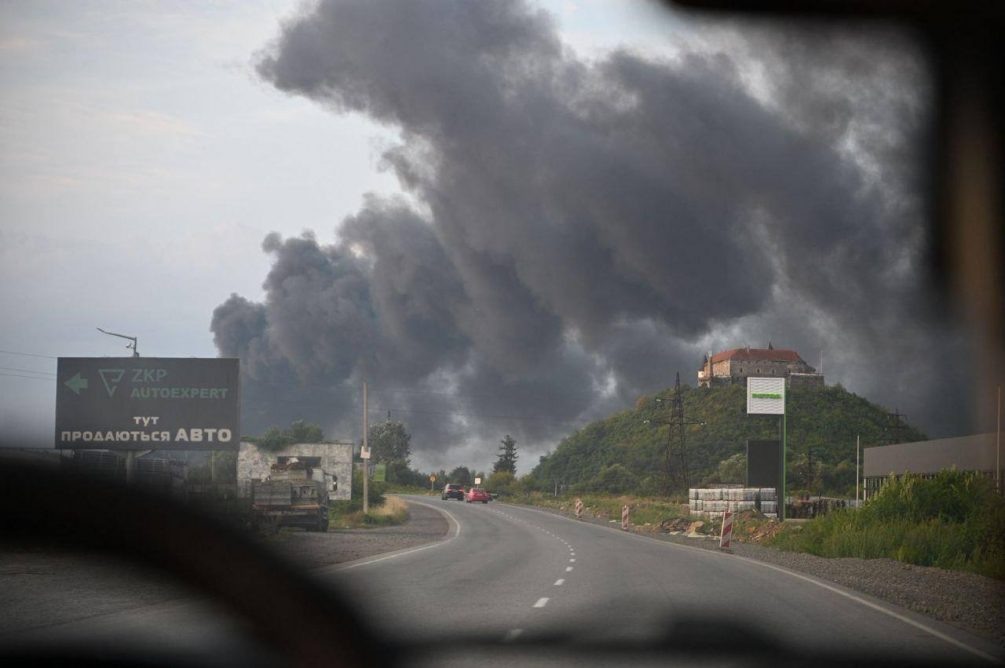    Возможно, сегодняшний удар немного остудит зарвавшиеся в своих требованиях головы в Киеве и Европе. (Фото: соцсети).
