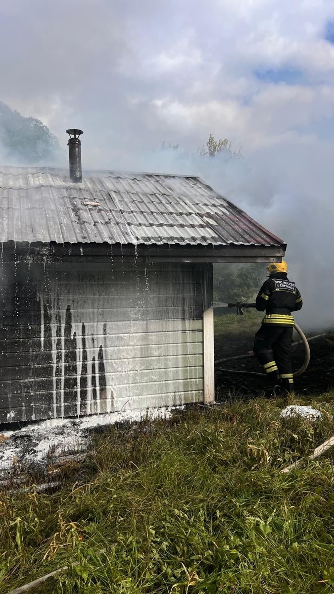    Пламя уничтожило частную баню в туристическом районе Карелиипаблик "38 пожарно-спасательная часть г. Сортавала"