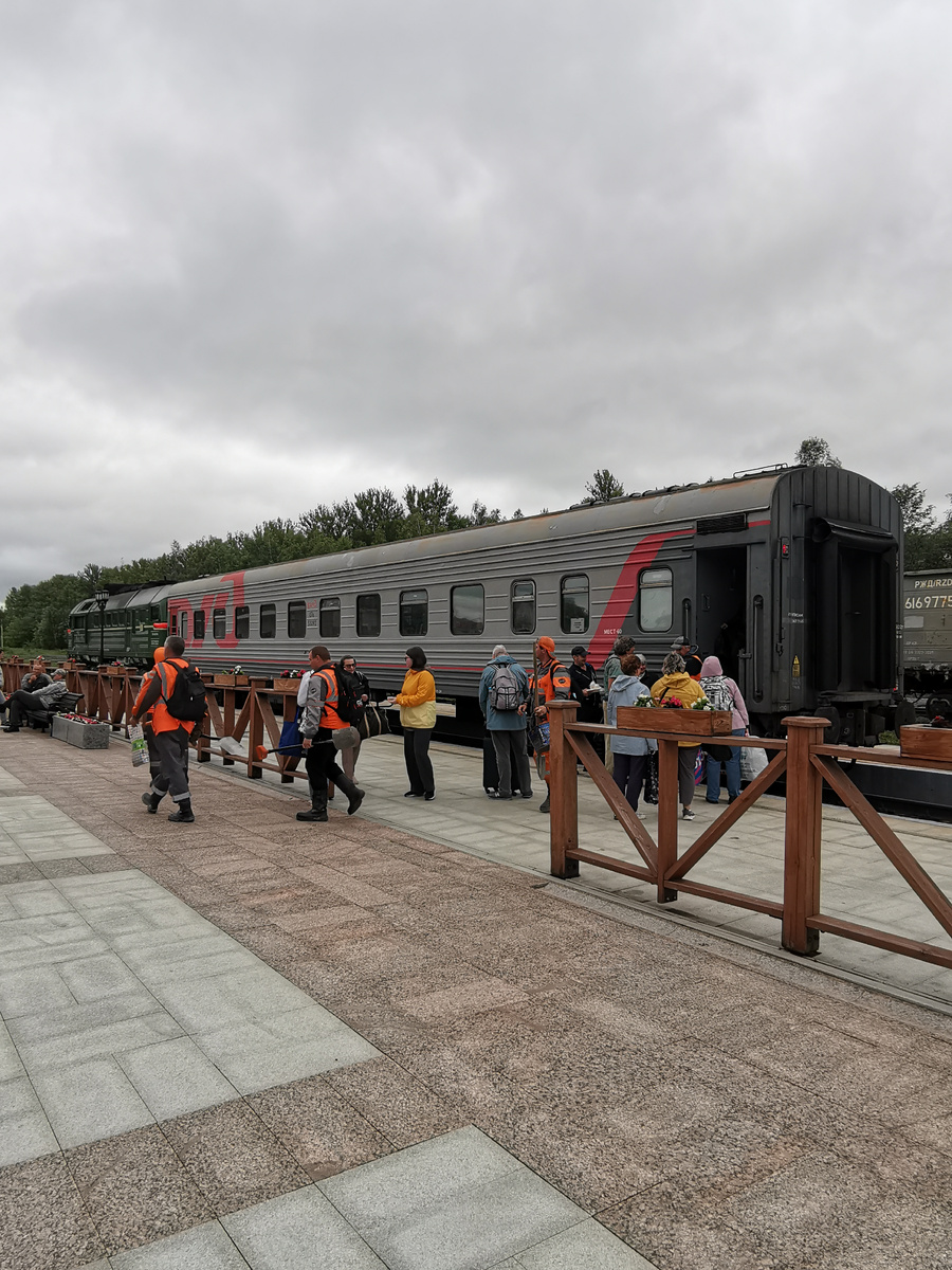 Ж/д вокзал Калязин, наш поезд