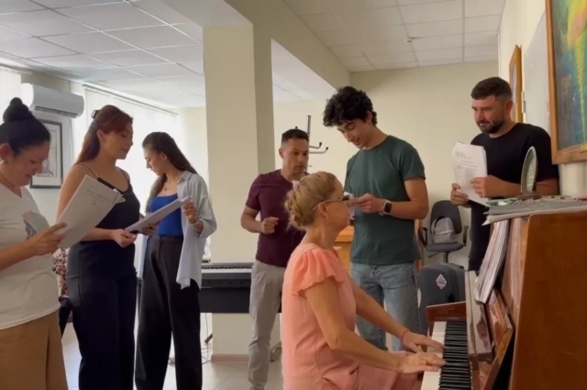    Крымскотатарский государственный театр начал подготовку к новому сезону