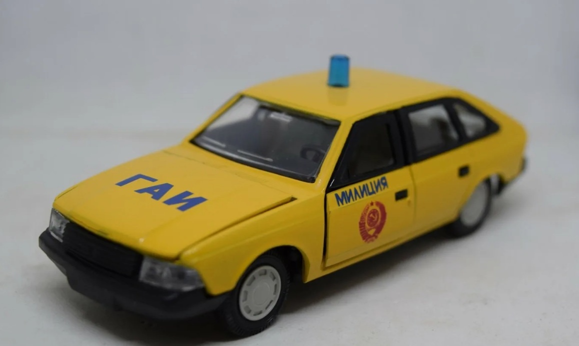 АЗЛК-2141 «Москвич» в цветографической схеме Милиция СССР ГАИ, производитель: "Радон"/"Тантал"/"Агат", г. Саратов. Фото из открытых источников.