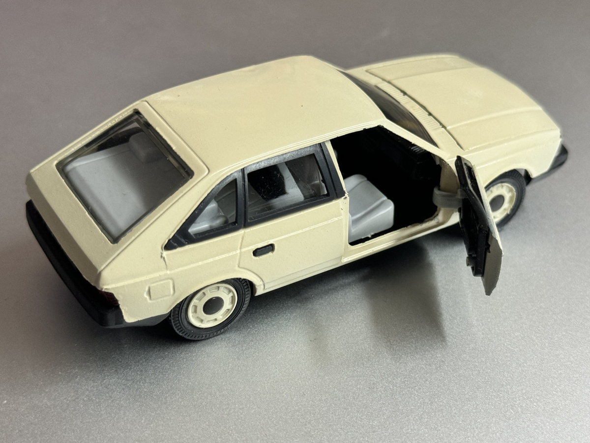 Москвич-2141, производитель: "Радон"/"Тантал"/"Агат", г. Саратов. Фото взяты с ресурса DRIVE2. Коллекция масштабных моделей пользователя Stanislav901.