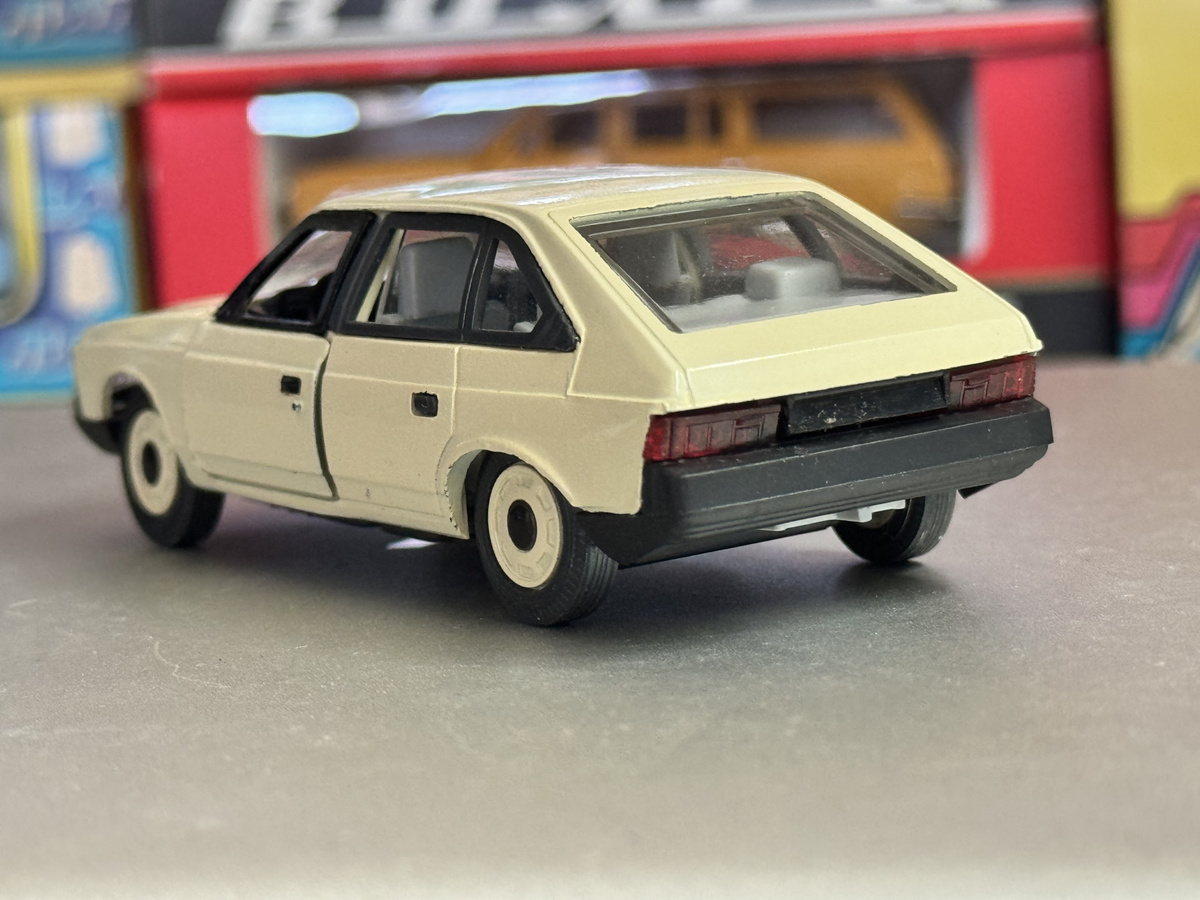 Москвич-2141, производитель: "Радон"/"Тантал"/"Агат", г. Саратов. Фото взяты с ресурса DRIVE2. Коллекция масштабных моделей пользователя Stanislav901.