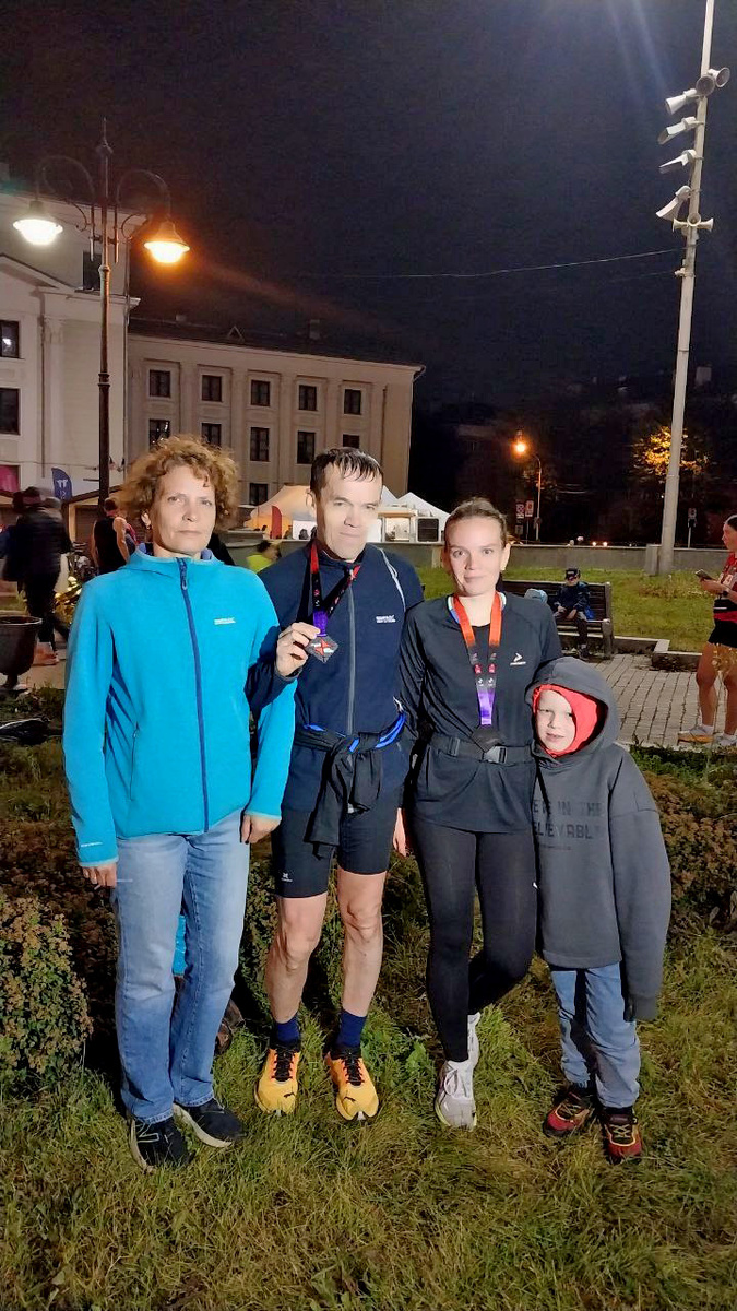 В. М. Манаков, Ю. В. Кошурникова на забеге "Темные ночи"