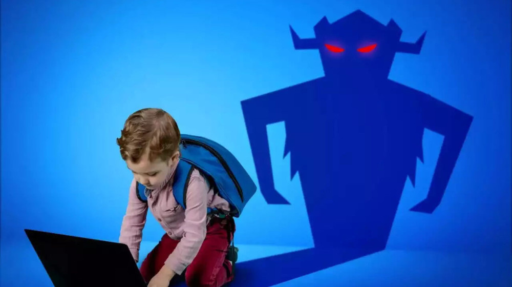    Дети с реальными ФИО в интернете: что за этим стоит?