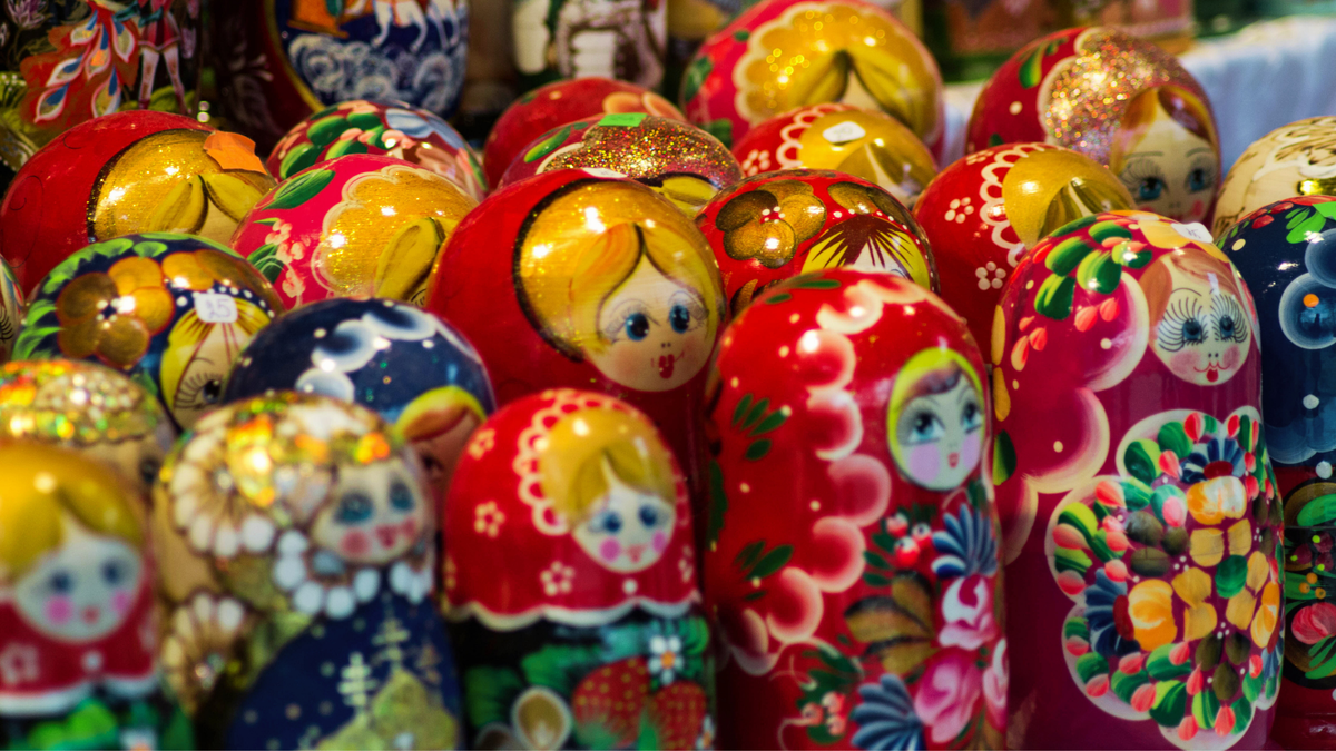 Коллекция матрешек. Фото Doc_Steele от Getty Images/Canva Pro