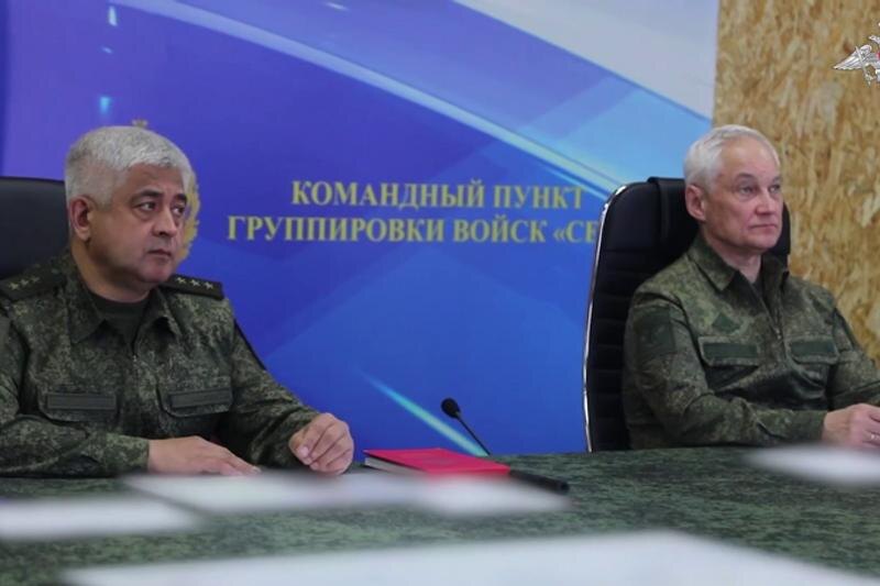    Скрин из видео Минобороны. Генерал-полковник Евгений Никифоров (слева)