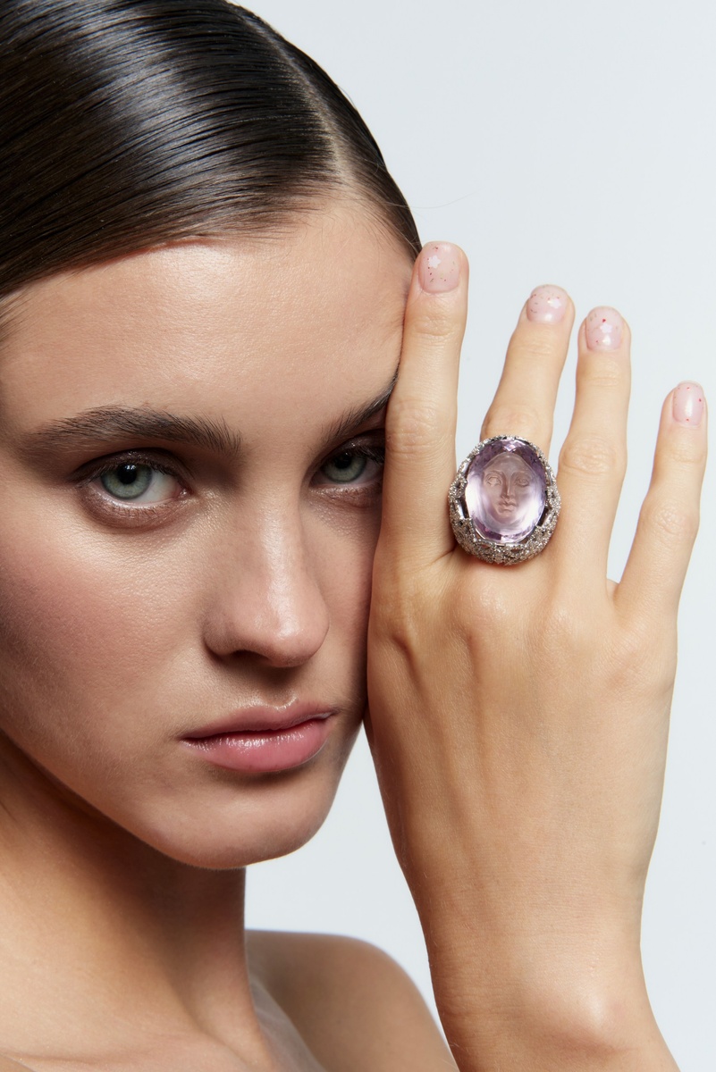 Кольцо с ликом Девы