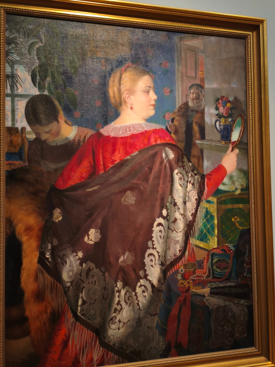 Купчиха с зеркалом. 1920г. Какое изобилие: и шуба, и платок, и платье красное, и сундук, и ларец с драгоценностями, и жених впридачу. 