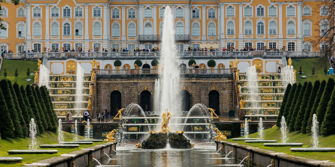 Что важно помнить перед поездкой в Петергоф: как доехать, что смотреть и на чём сэкономить?