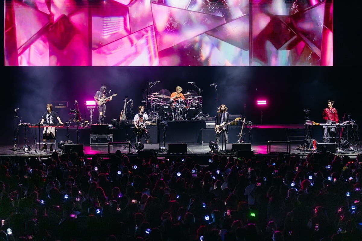 Выступление Xdinary Heroes в Ирвине / Фото = Madison Raney, JYP