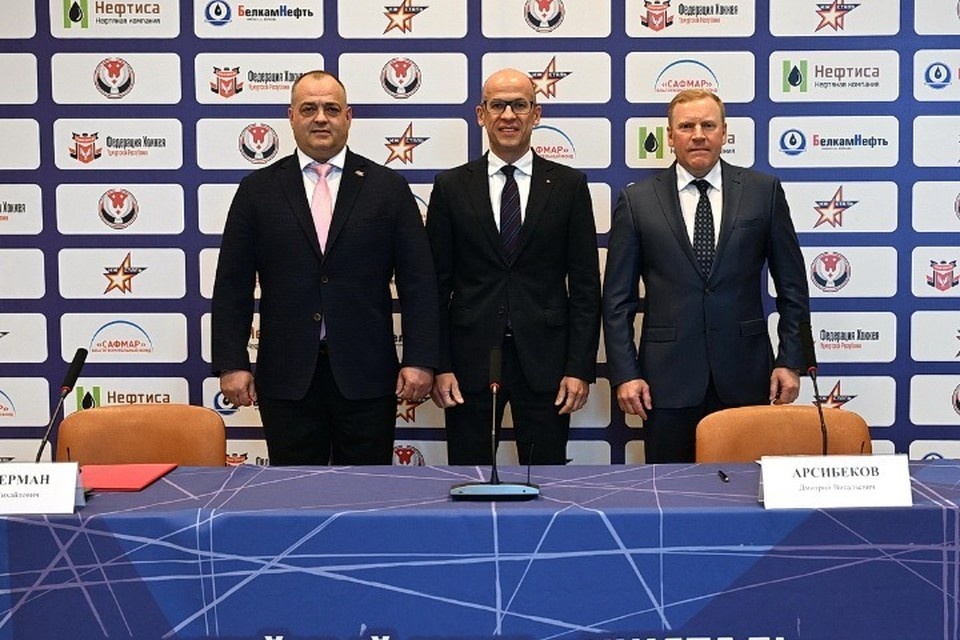    20 августа в Ижевске прошел брифинг, посвященный ХК «Ижсталь» и развитию хоккея в Удмуртии. Фото: udmurt.ru
