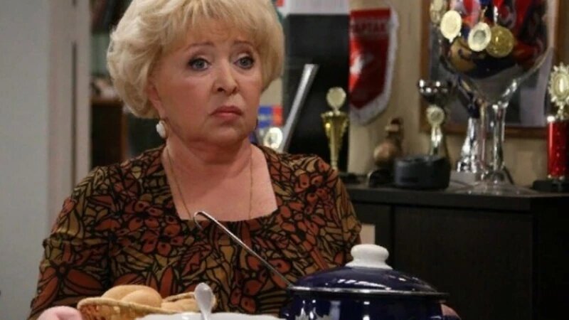     Анна Фроловцева в роли Галины Ивановны в сериале «Воронины» Кадр из сериала «Воронины»