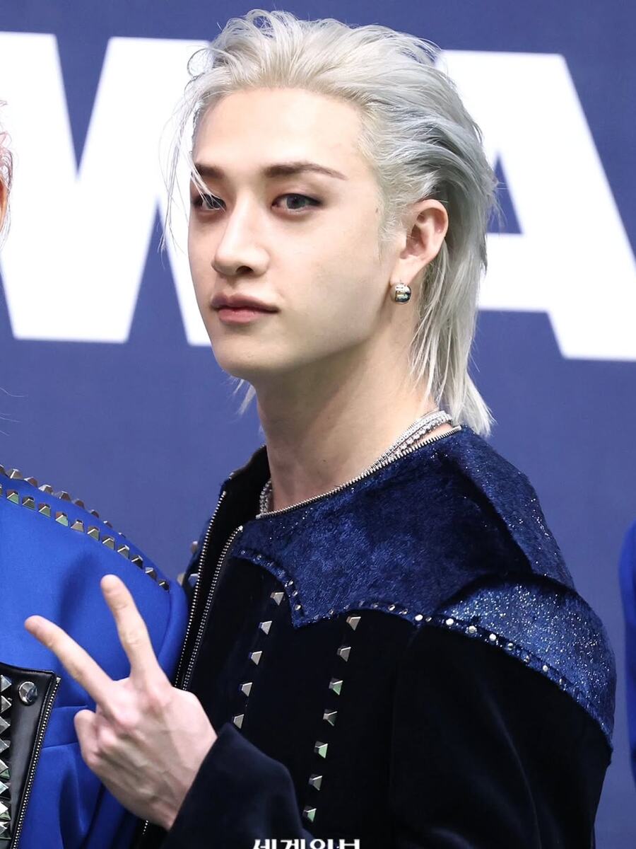 слизал прическу Феликса)