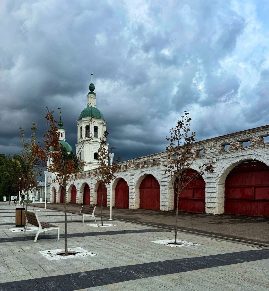 Широкие улицы Зарайска и заботливо высаженные деревья