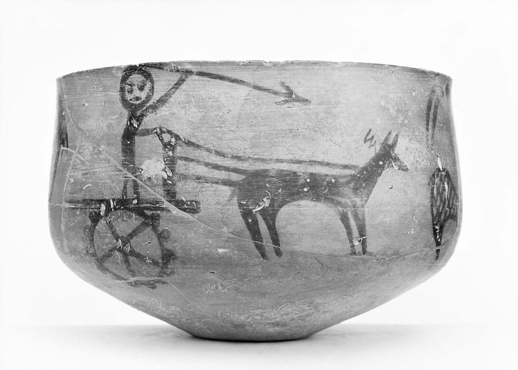 Ваза с изображением воина на колеснице, запряженной лошадью, из юго-восточного Ирана, ок. 2000–1800 гг. до н. э.