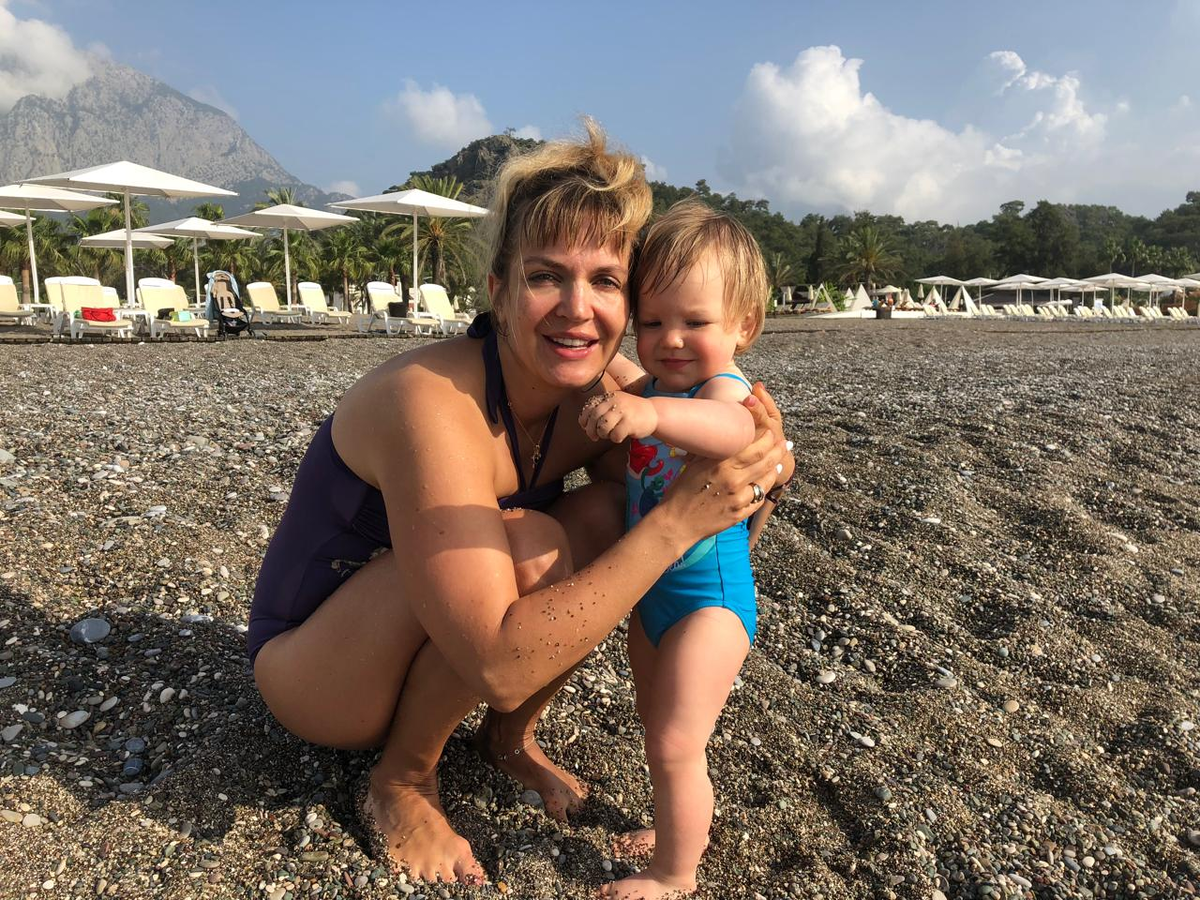 Стоит ли умываться и смывать морскую воду? Почти во всех случаях - да, особенно, если это касается малышей.