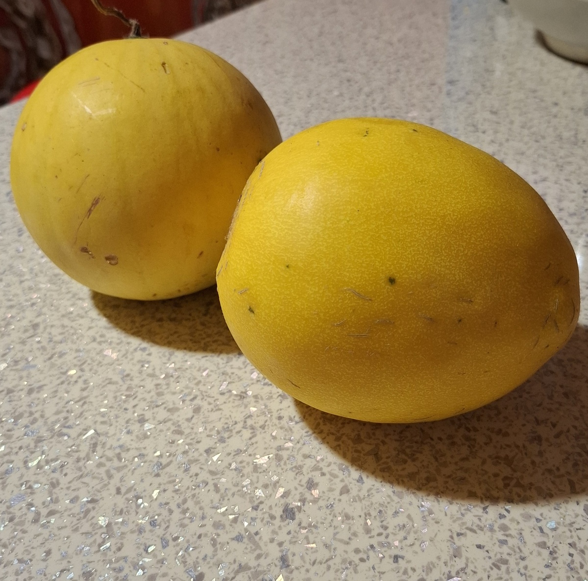 А тут справа дыня