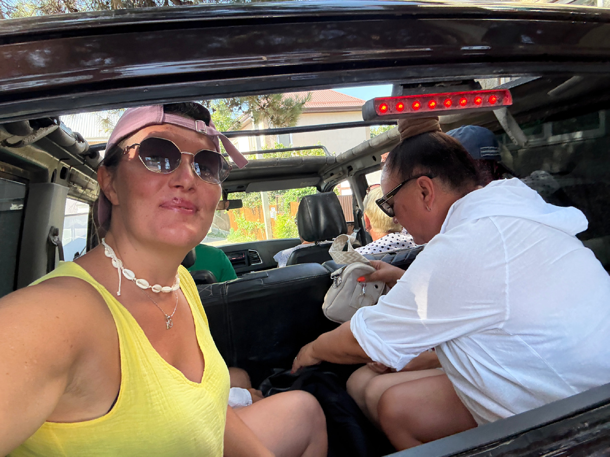 Фото автора. Около отеля.