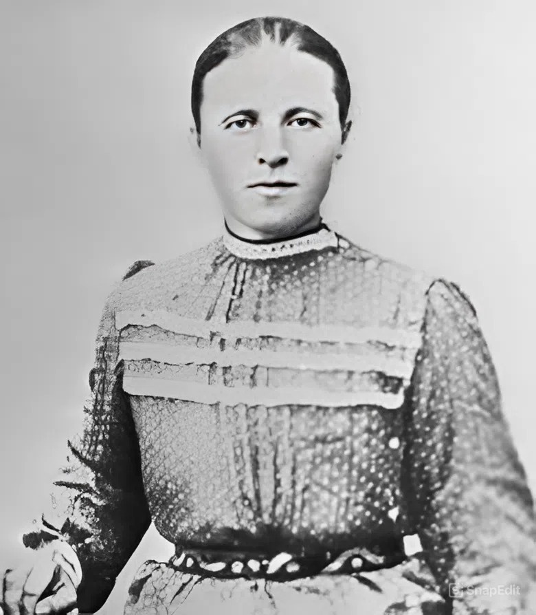 Татьяна Федоровна (фрагмент фото, полная версия ниже)