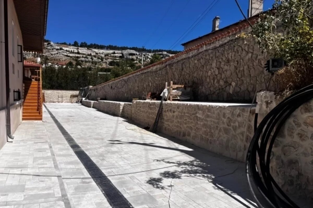    В Ханском дворце в Бахчисарае отреставрировали половину намеченных объектов