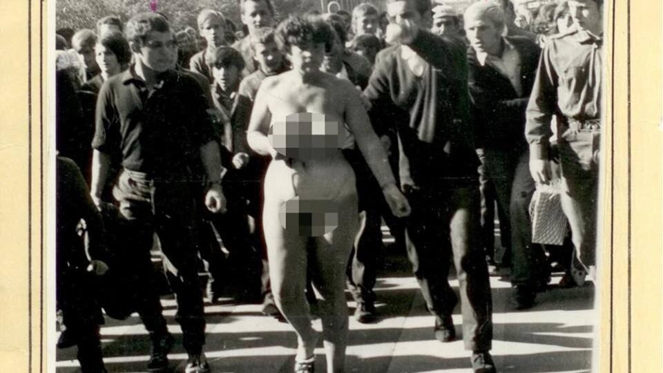 ТАНКИ ИДУТ ПО КРЕТИНАМ