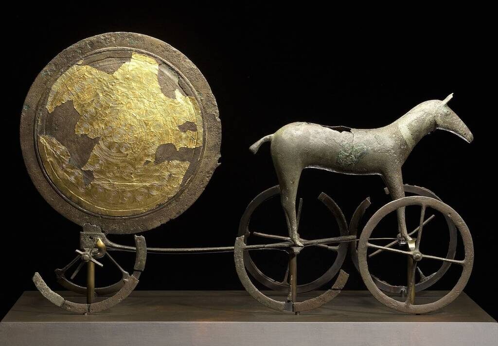 Солнечная повозка – уникальный артефакт бронзового века. (Источник: violity.com)