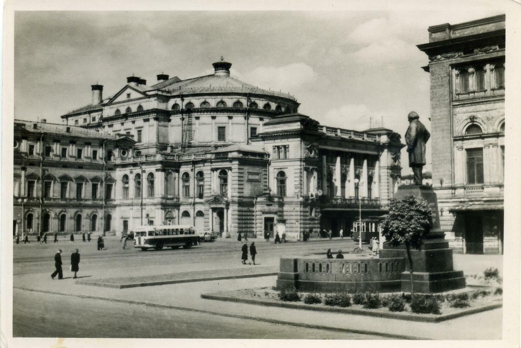 Ленинградский государственный академический театр оперы и балета имени С.М. Кирова. Фото russiainphoto.ru