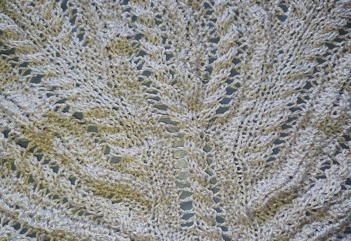 Это погон, из одной косы вывязала две