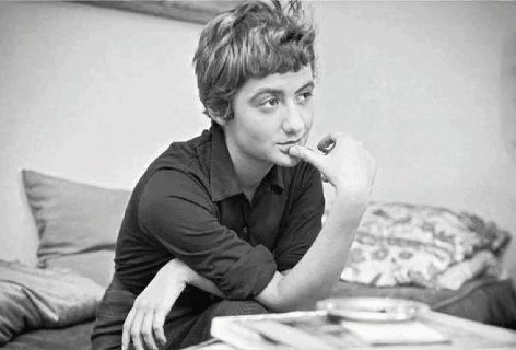 Франсуаза Саган (настоящая фамилия — Куаре́, 1935–2004) — имя, которое навсегда вошло в историю французской литературы XX века