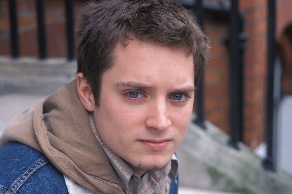 Элайджа Вуд в роли Мэтта Бакнера