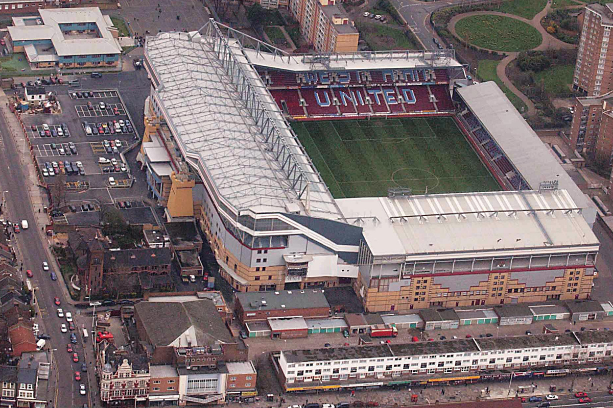 Стадион Аптон Парк в Лондоне, на котором играла команда Вест Хэм. Сейчас его собираются сносить.