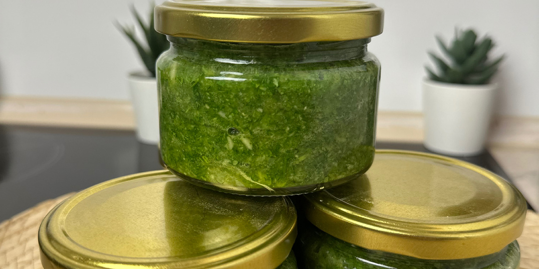 Зеленая аджика без варки: свежесть лета в каждой ложке