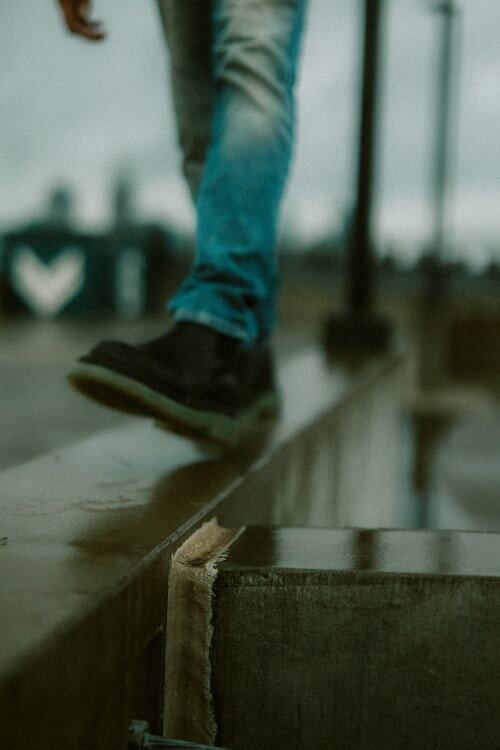 А ты сможешь удержаться на краю, не уступив ради мнимой любви?