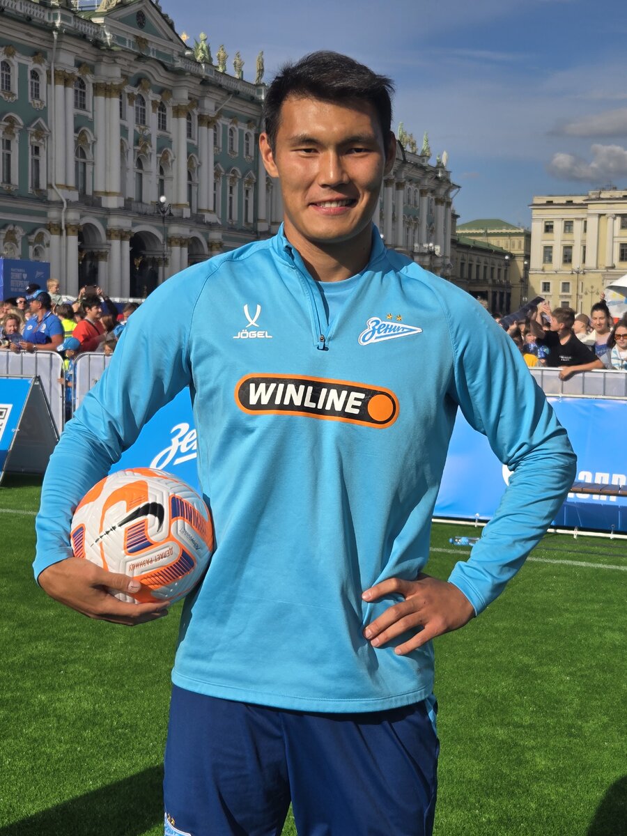    Лусиано: "Такие мероприятия объединяют болельщиков и команду"Алексей Андрианов